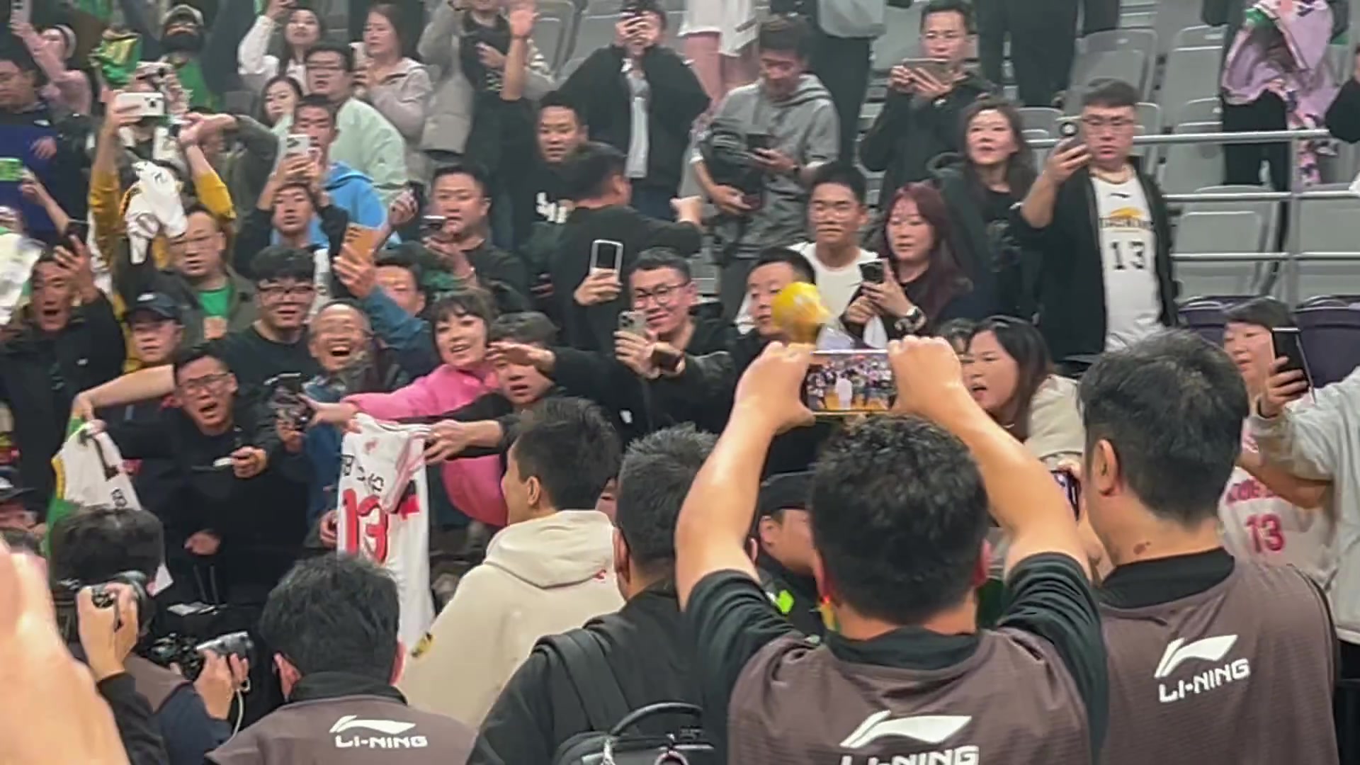 开云体育:中国足球协会举办球迷见面会:与球迷互动,听取意见建议的简单介绍 开云体育:中国足球协会举办球迷见面会:与球迷互动,听取意见建议的简单介绍