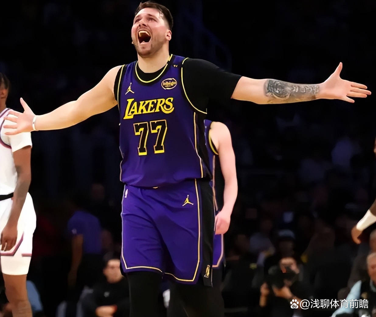 开云官方-湖人vs快船：洛杉矶的巅峰对决